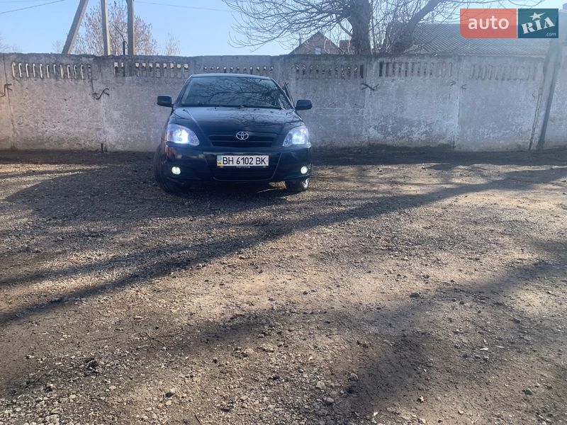 Хэтчбек Toyota Corolla 2005 в Одессе