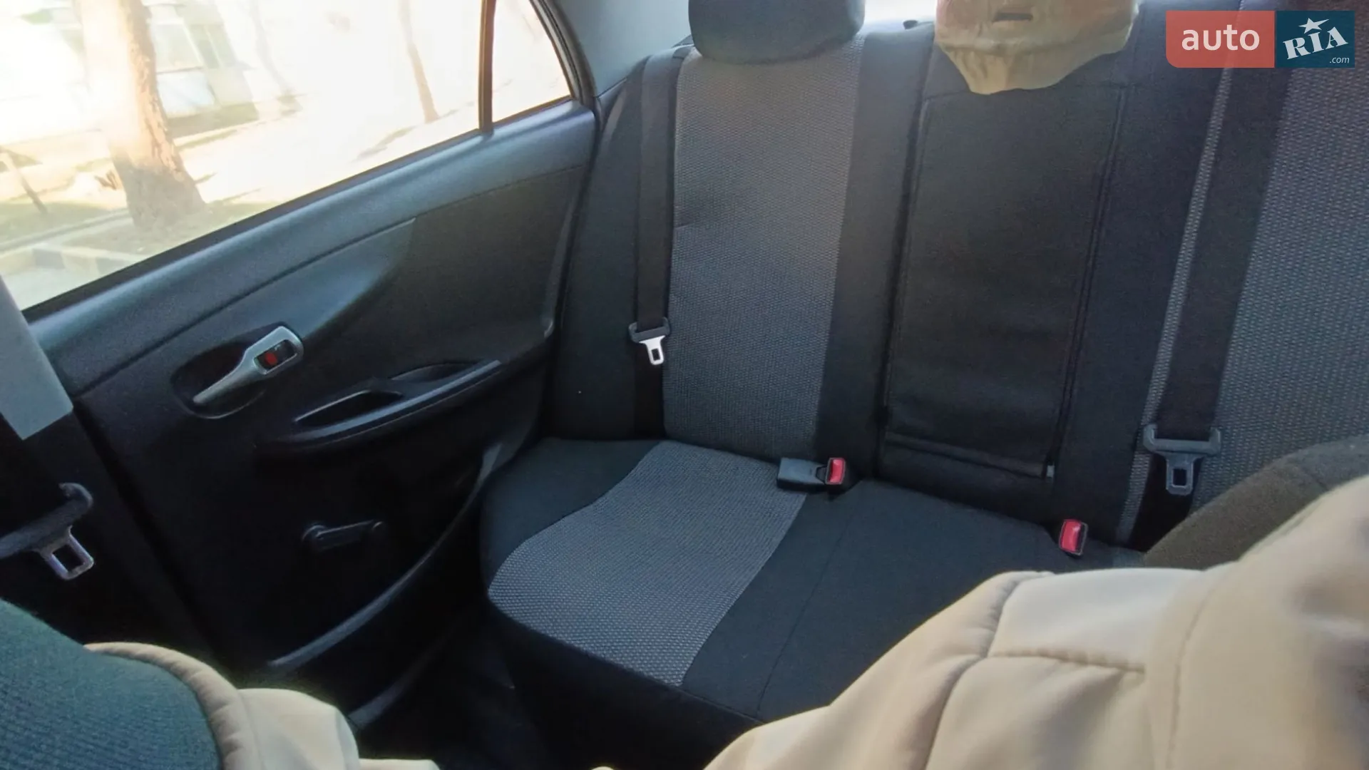 2010 Toyota Corolla - мініатюра 6