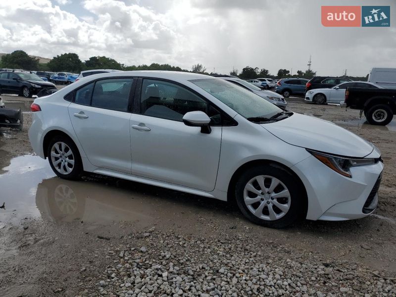 Седан Toyota Corolla 2023 в Хмельницком