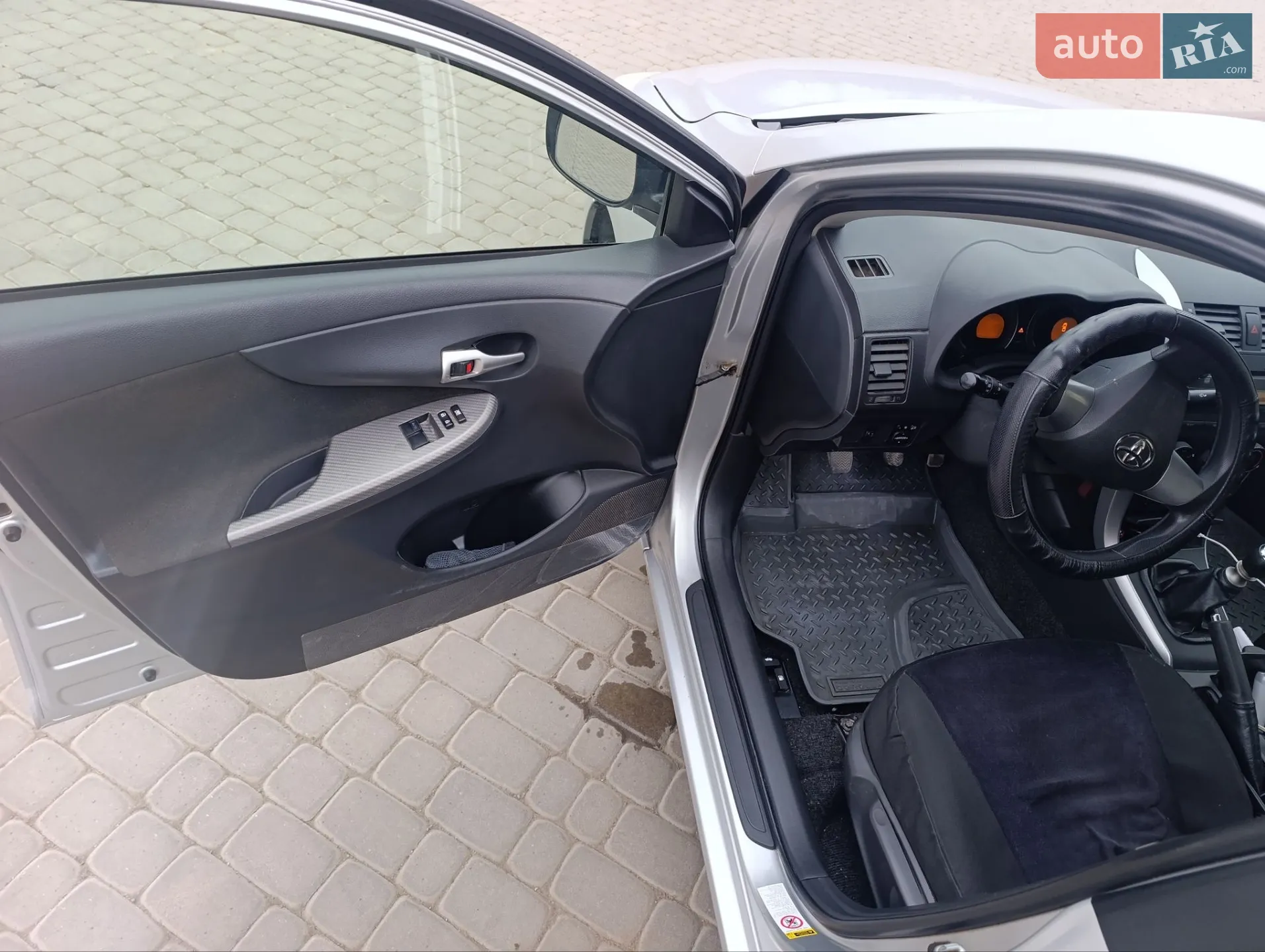 2010 Toyota Corolla - мініатюра 12