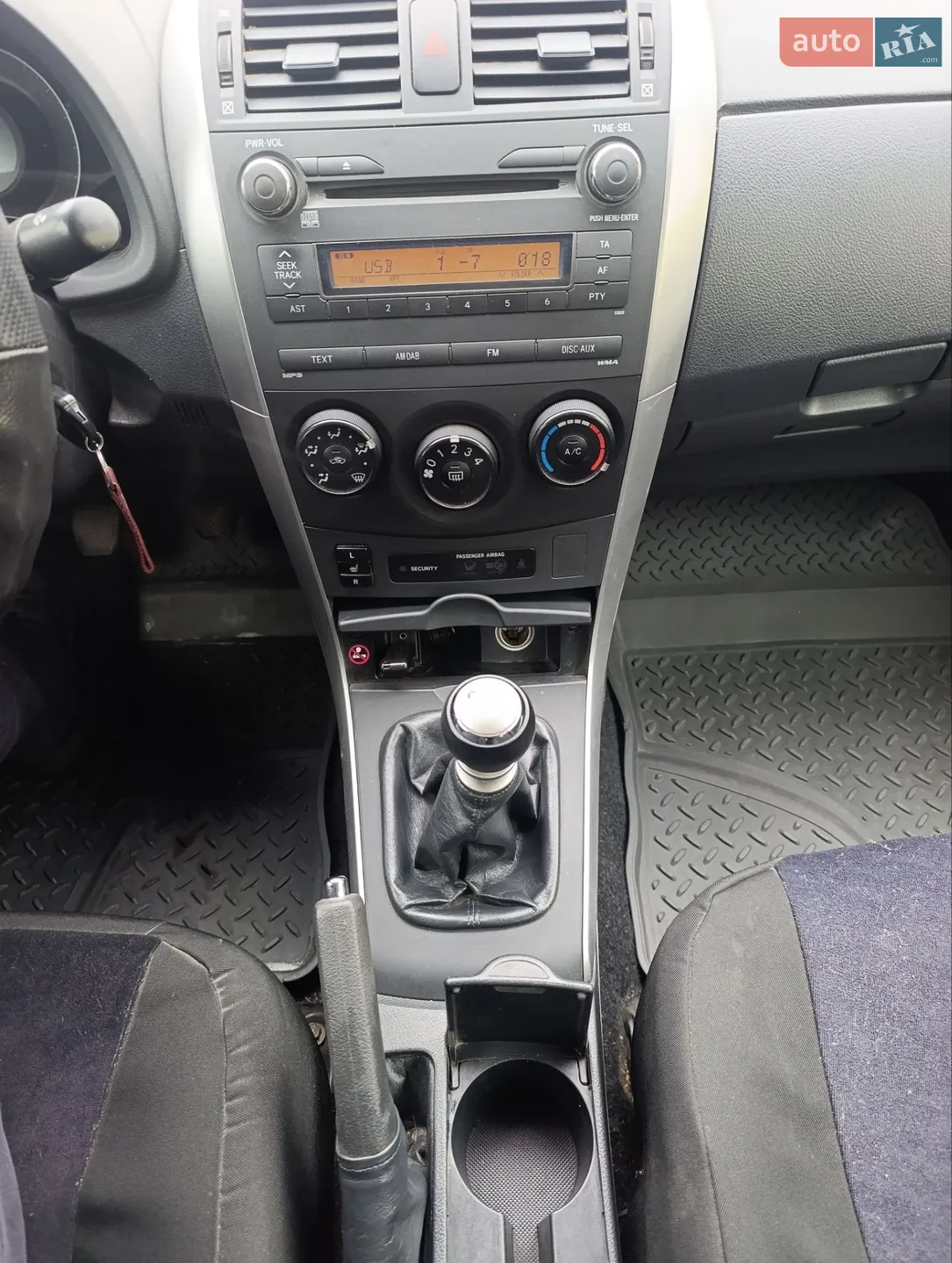 2010 Toyota Corolla - мініатюра 24