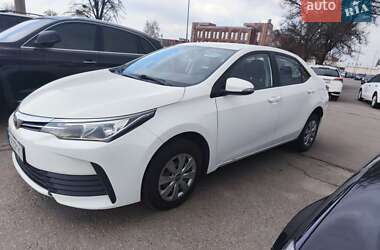 Седан Toyota Corolla 2017 в Киеве