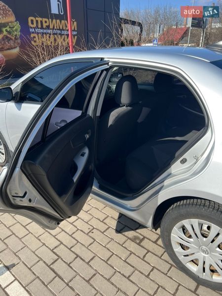 Седан Toyota Corolla 2008 в Виннице