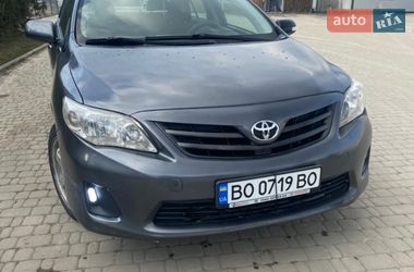 Седан Toyota Corolla 2012 в Борщеве