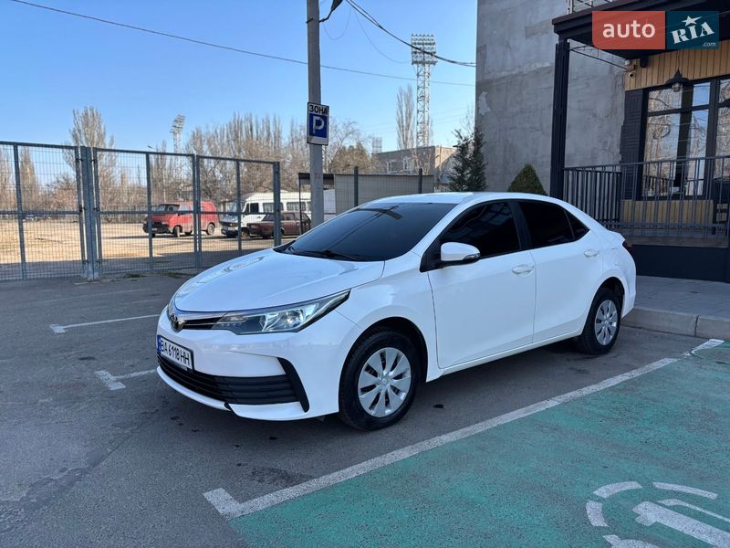 Седан Toyota Corolla 2017 в Миколаєві