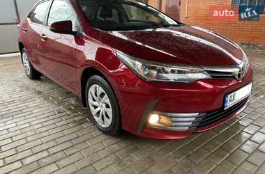 Седан Toyota Corolla 2017 в Харкові