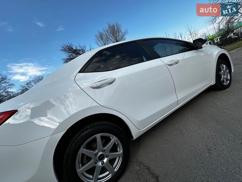 Седан Toyota Corolla 2017 в Києві