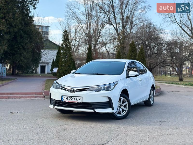 Седан Toyota Corolla 2017 в Києві