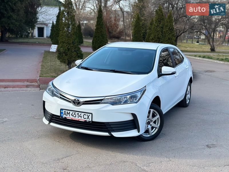 Седан Toyota Corolla 2017 в Києві