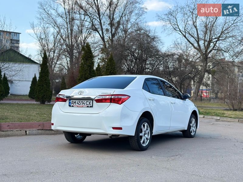 Седан Toyota Corolla 2017 в Києві