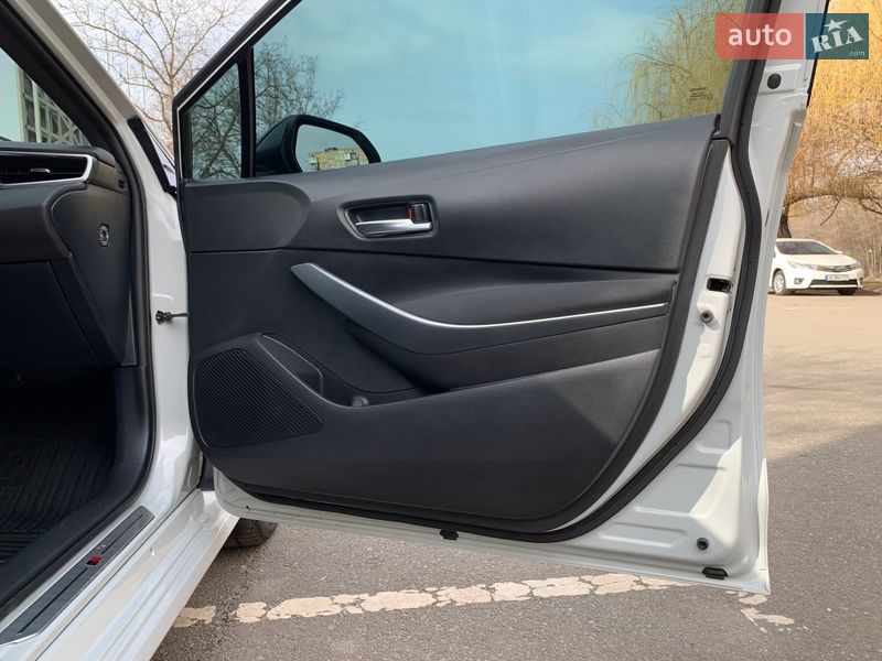 Седан Toyota Corolla 2021 в Кривом Роге