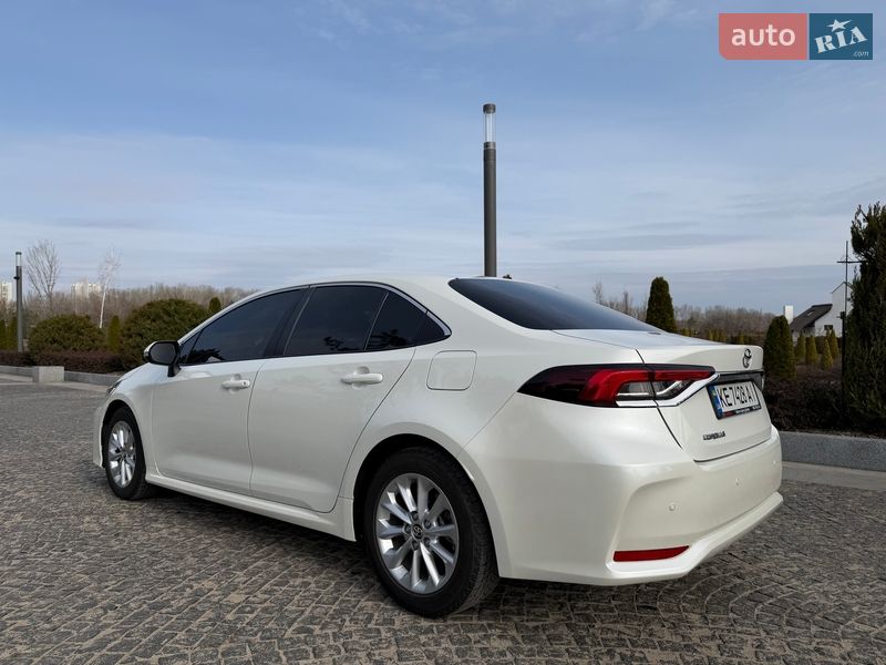 Седан Toyota Corolla 2019 в Днепре