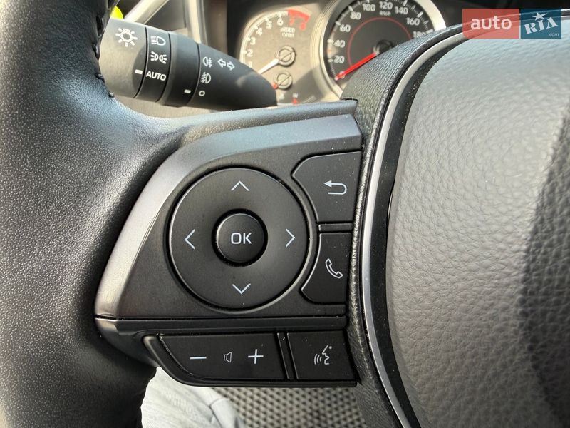 Седан Toyota Corolla 2019 в Днепре