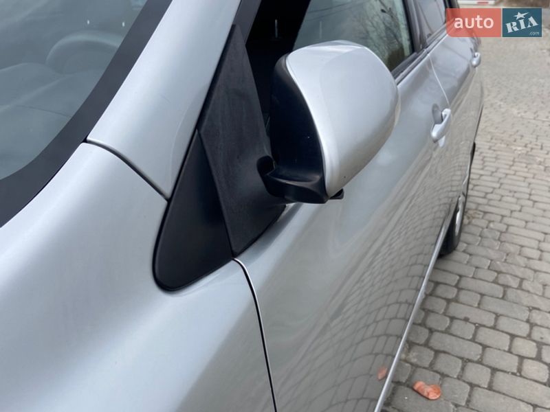 Седан Toyota Corolla 2011 в Львове