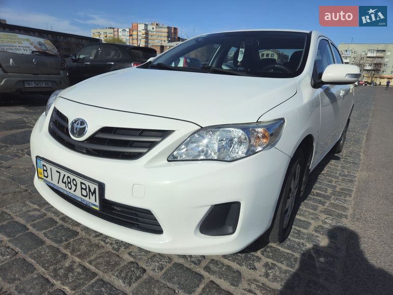 Седан Toyota Corolla 2012 в Кременчуге
