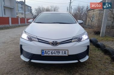 Седан Toyota Corolla 2017 в Дружбе