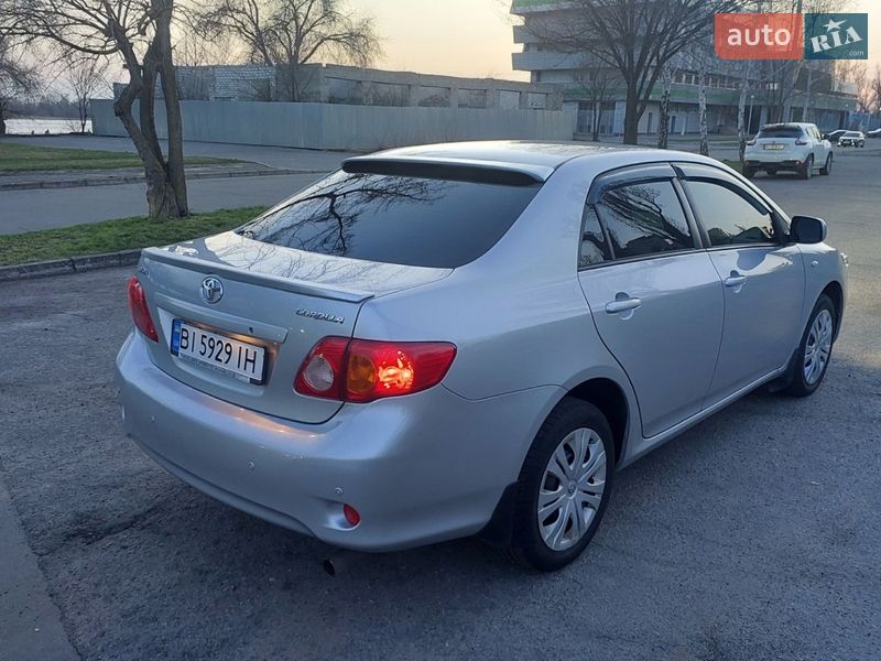 Седан Toyota Corolla 2008 в Кременчуці