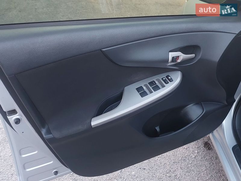 Седан Toyota Corolla 2008 в Кременчуці