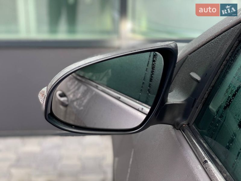 Седан Toyota Corolla 2017 в Киеве фото 19 Седан Toyota Corolla 2017 в Киеве