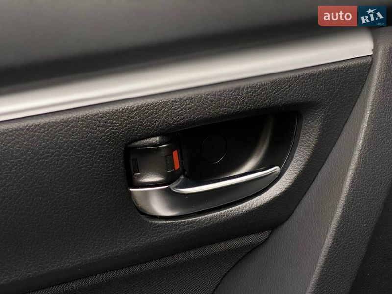 Седан Toyota Corolla 2017 в Киеве фото 44 Седан Toyota Corolla 2017 в Киеве