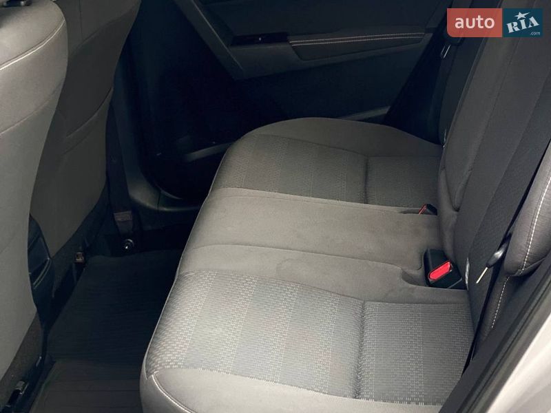 Седан Toyota Corolla 2017 в Киеве фото 47 Седан Toyota Corolla 2017 в Киеве