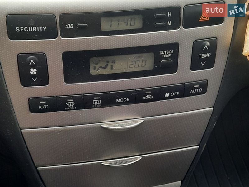 Хетчбек Toyota Corolla 2004 в Бучі