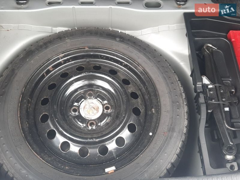 Хетчбек Toyota Corolla 2004 в Бучі