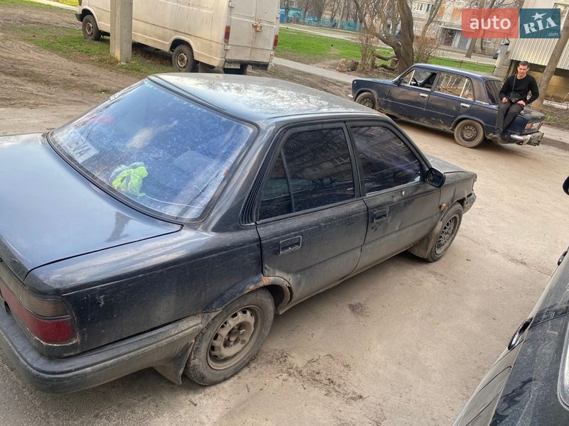Седан Toyota Corolla 1990 в Харкові