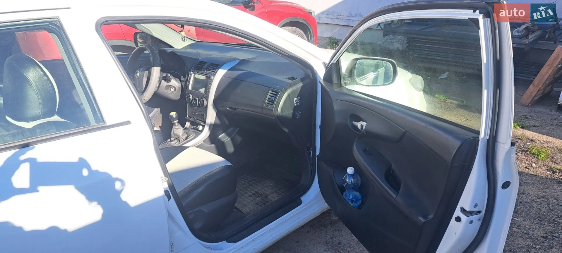 2010 Toyota Corolla - мініатюра 32
