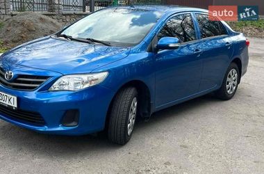 Седан Toyota Corolla 2010 в Умани