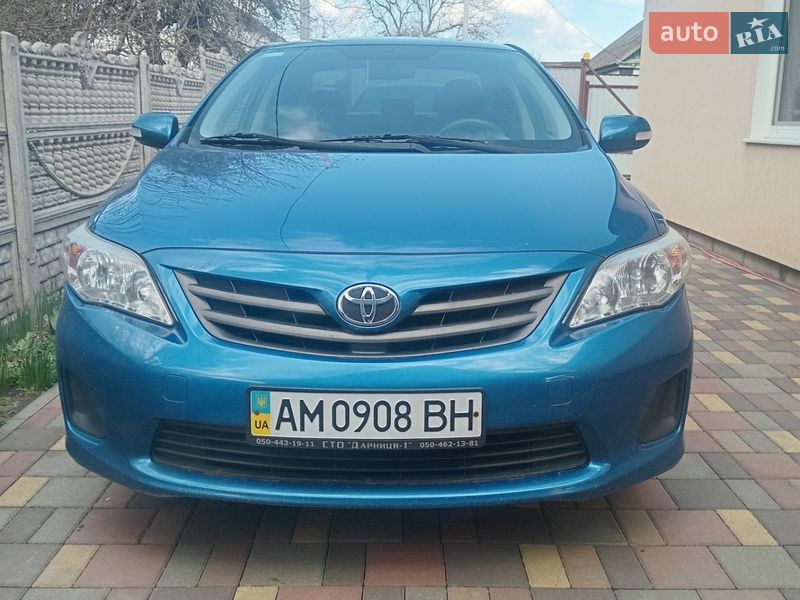 Седан Toyota Corolla 2011 в Олевске
