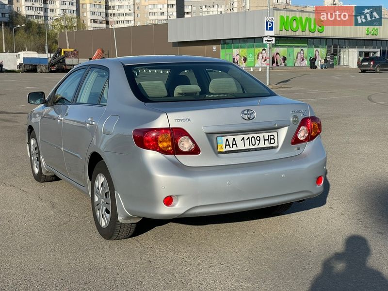 Седан Toyota Corolla 2008 в Киеве