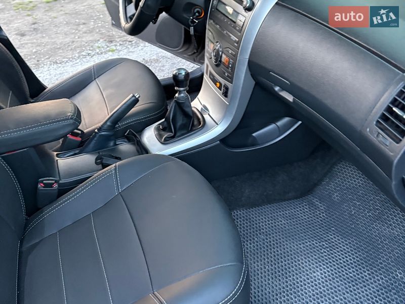 Седан Toyota Corolla 2013 в П'ятихатках