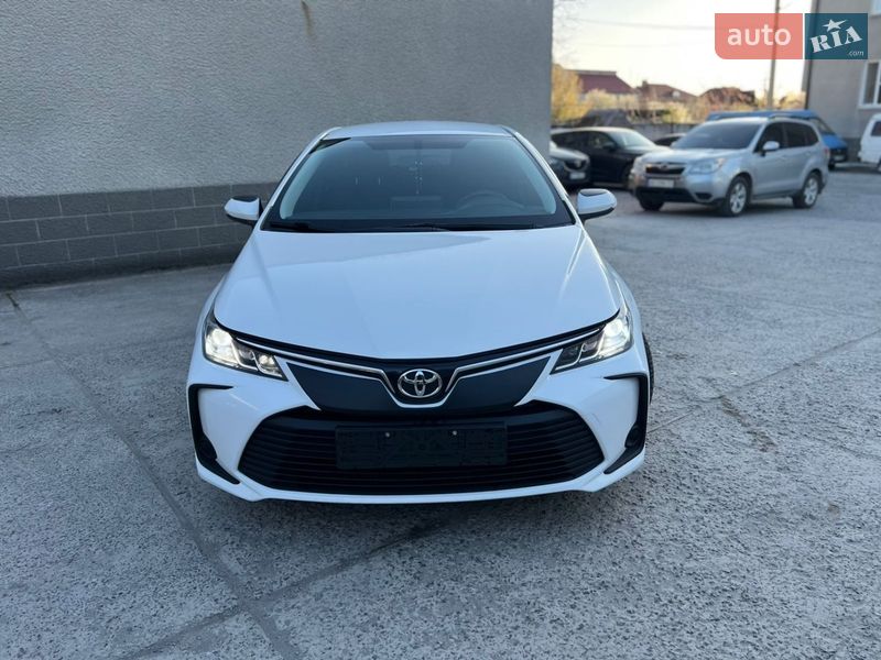 Седан Toyota Corolla 2019 в Дніпрі