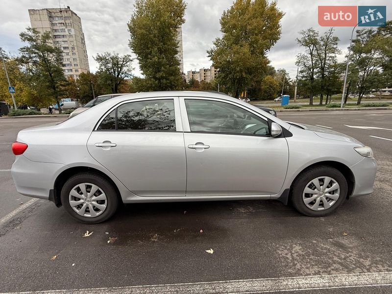 Седан Toyota Corolla 2011 в Киеве