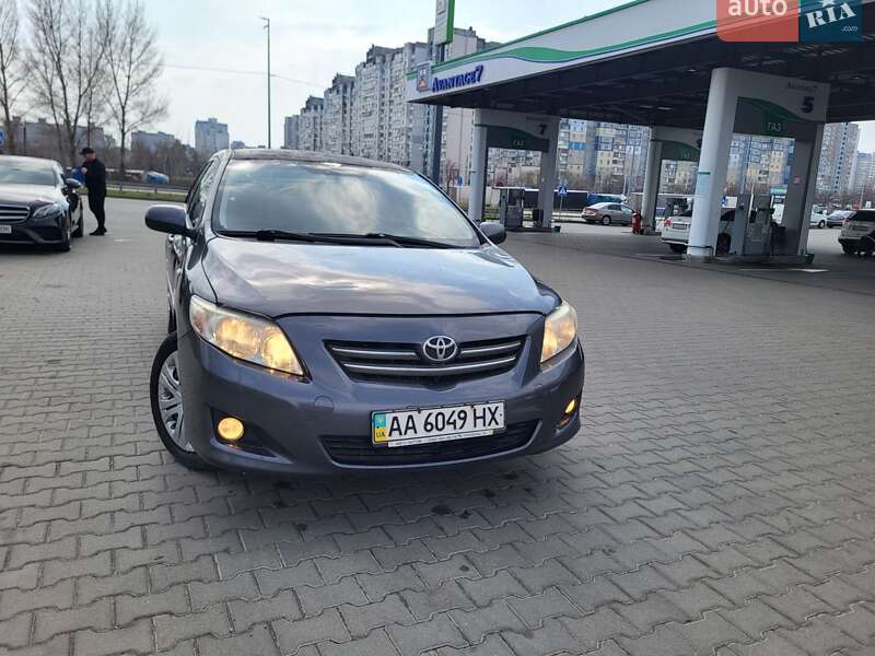 Седан Toyota Corolla 2008 в Киеве