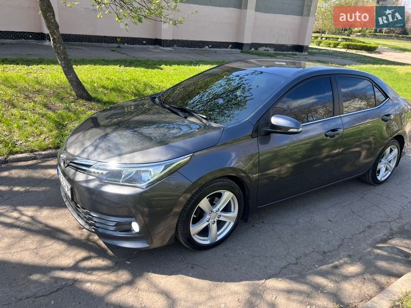 Седан Toyota Corolla 2018 в Лозовій