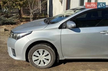 Седан Toyota Corolla 2014 в Львове