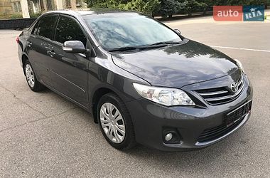 Седан Toyota Corolla 2010 в Ивано-Франковске