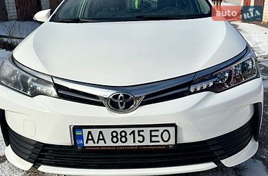 Седан Toyota Corolla 2017 в Киеве