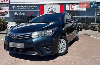 Седан Toyota Corolla 2014 в Хмельницькому