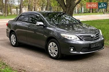 Седан Toyota Corolla 2010 в Кривом Роге