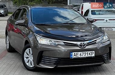 Седан Toyota Corolla 2018 в Дніпрі