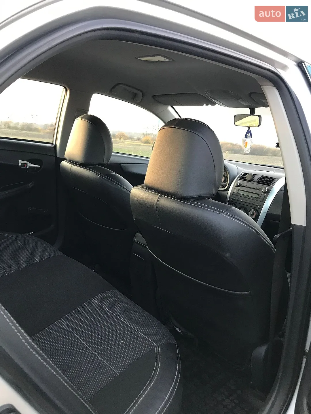 2011 Toyota Corolla - мініатюра 17