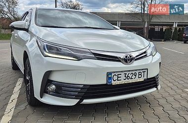 Седан Toyota Corolla 2017 в Чернівцях