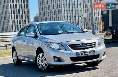 Седан Toyota Corolla 2007 в Києві