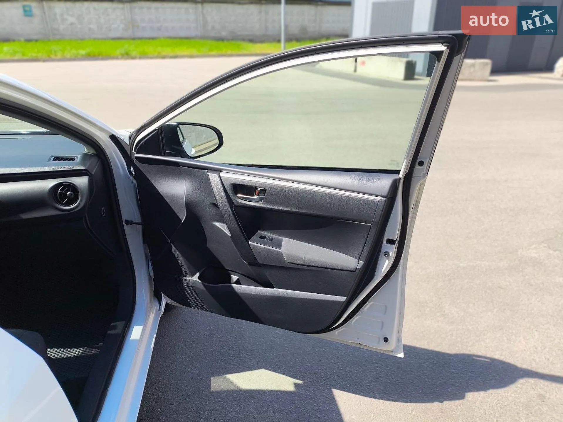 2016 Toyota Corolla - мініатюра 16