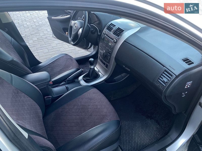 Седан Toyota Corolla 2007 в Первомайске