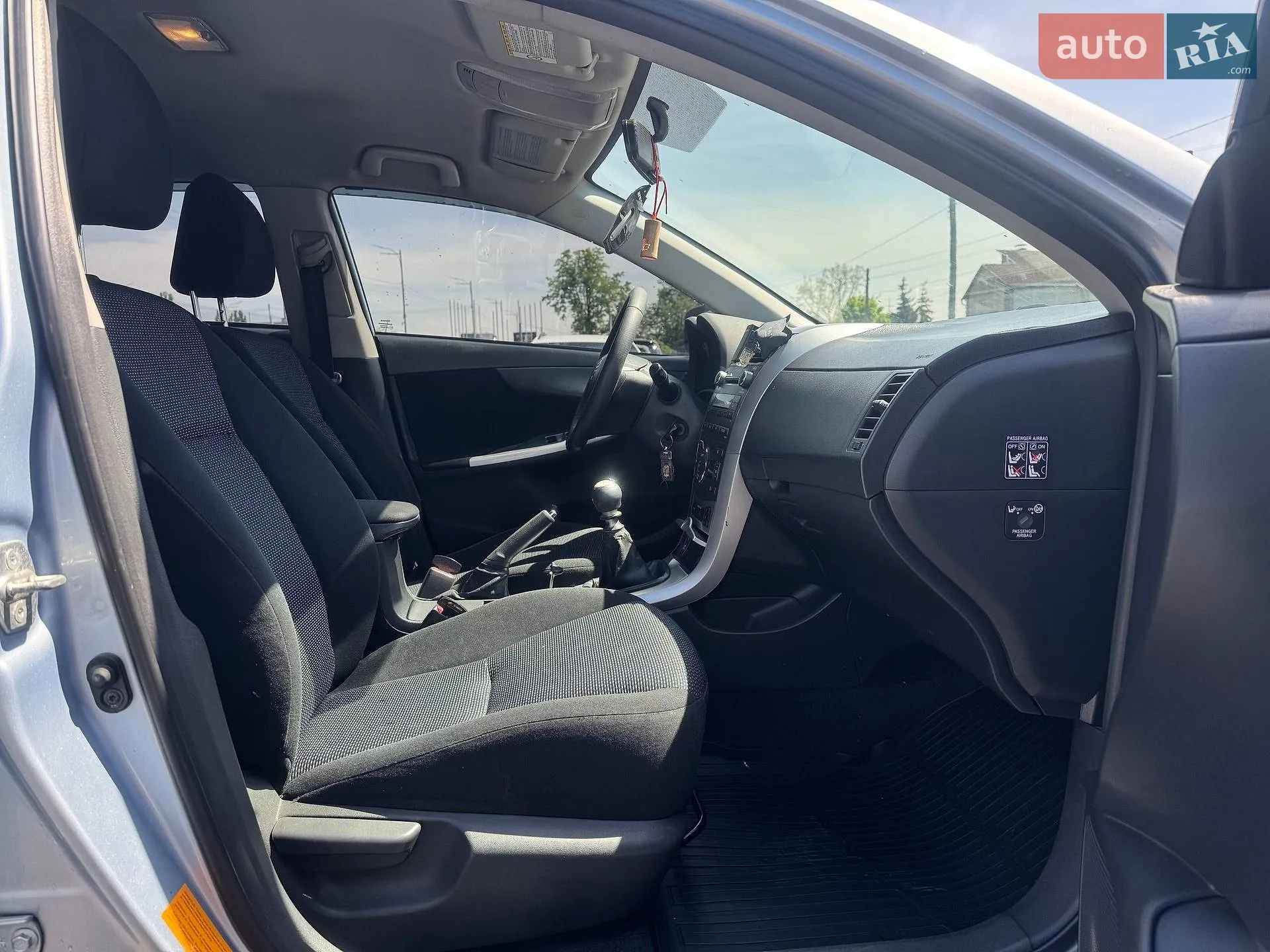 2010 Toyota Corolla - мініатюра 12