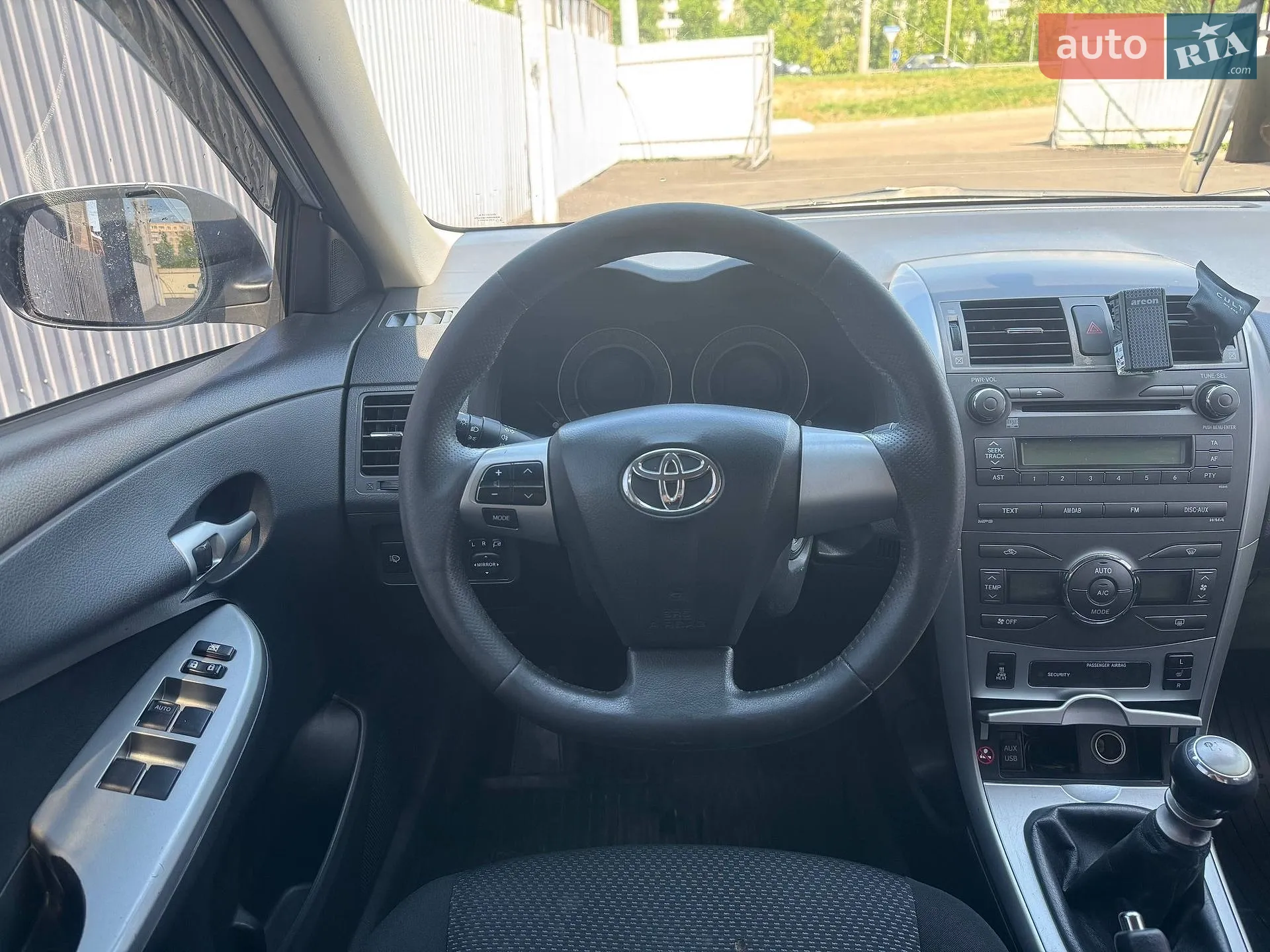 2010 Toyota Corolla - мініатюра 14